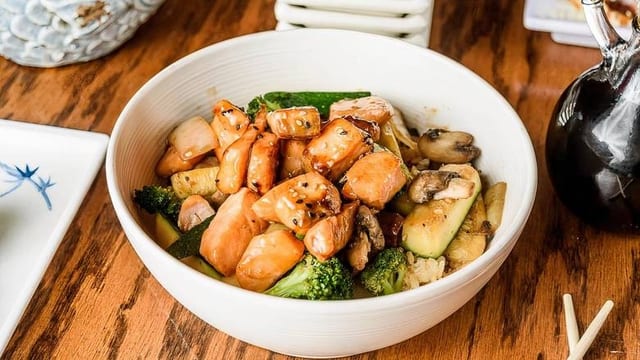 Salmon & Shrimp Bowl DINNER •.